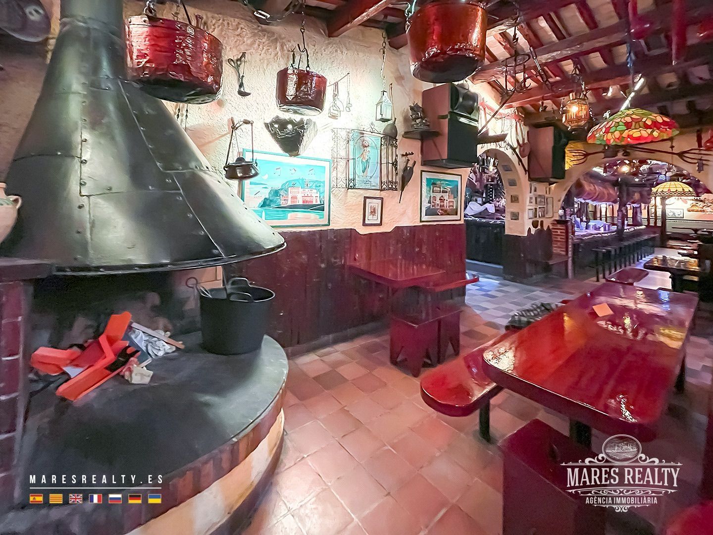 Commercial property in Calella, Barcelona, Spain 4 rooms, 800 sq.m. No. 97895