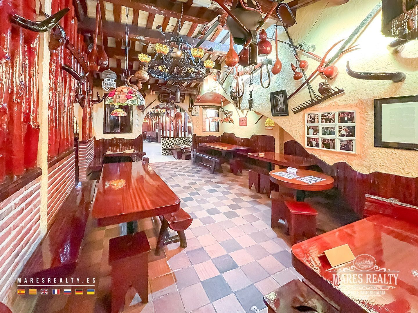Commercial property in Calella, Barcelona, Spain 4 rooms, 800 sq.m. No. 97895
