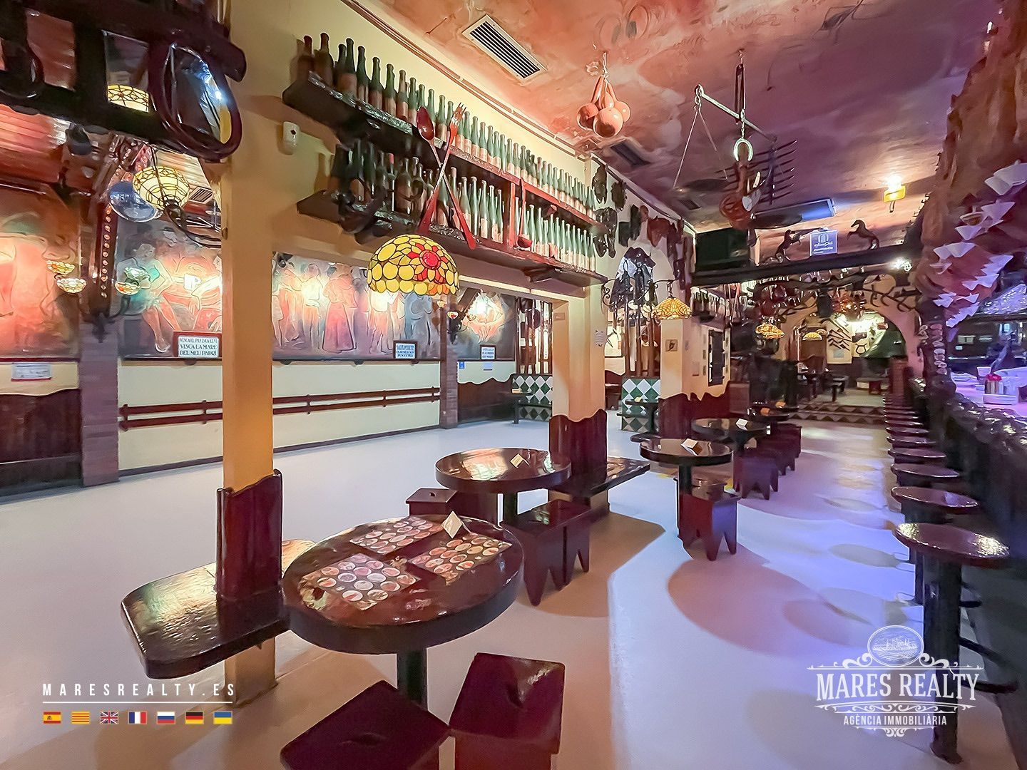 Commercial property in Calella, Barcelona, Spain 4 rooms, 800 sq.m. No. 97895