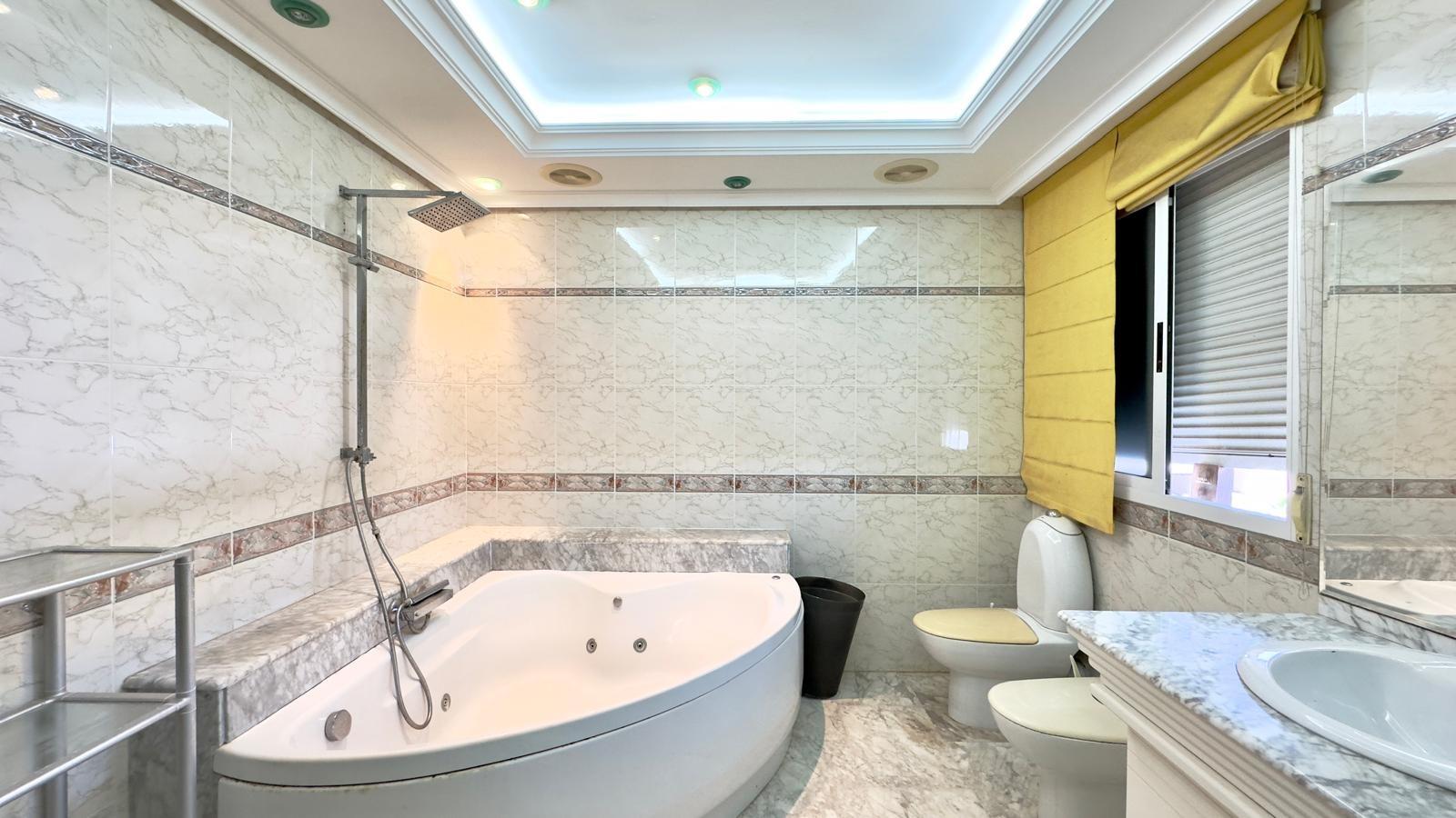 Wohnung in Torrevieja, Alicante, Spanien 2 Schlafzimmer, 195 m2 Nr. 155630