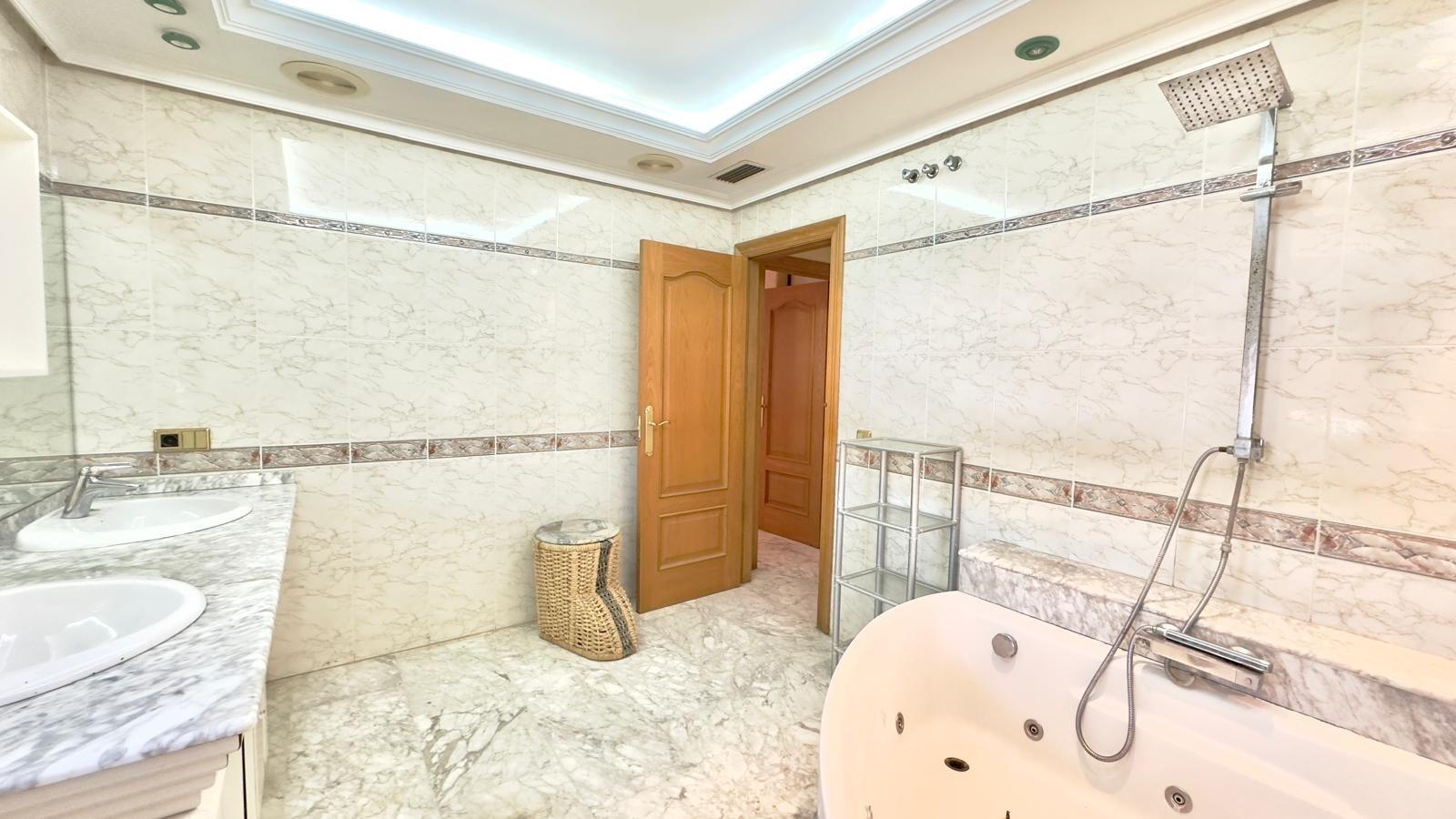 Wohnung in Torrevieja, Alicante, Spanien 2 Schlafzimmer, 195 m2 Nr. 155630