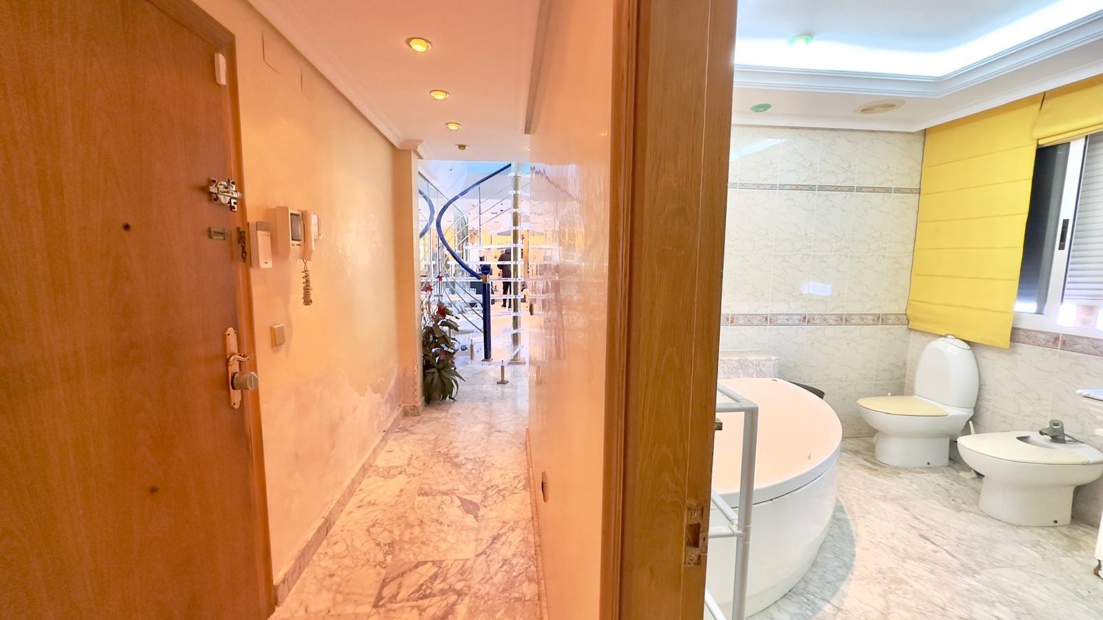 Wohnung in Torrevieja, Alicante, Spanien 2 Schlafzimmer, 195 m2 Nr. 155630