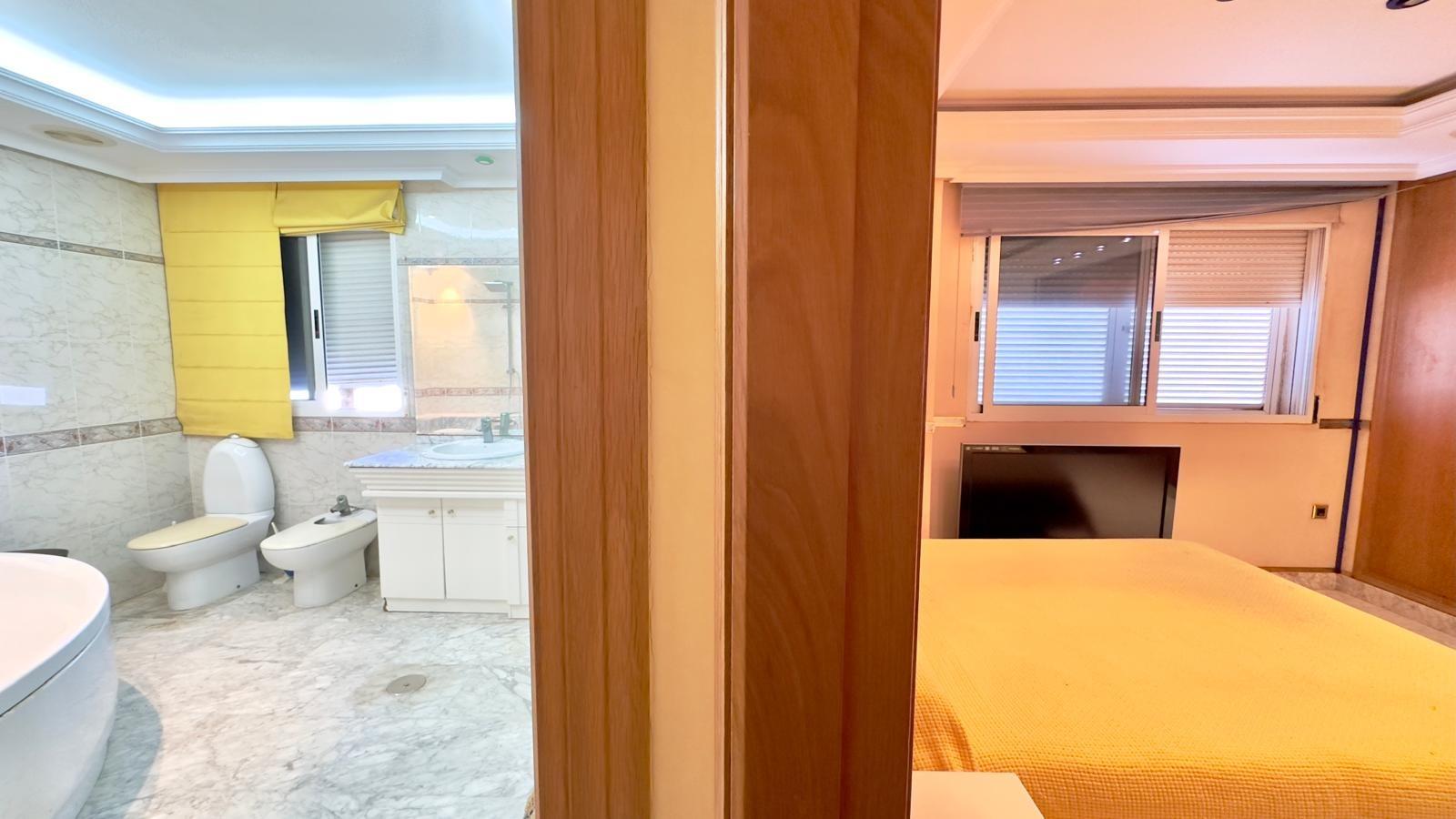 Wohnung in Torrevieja, Alicante, Spanien 2 Schlafzimmer, 195 m2 Nr. 155630