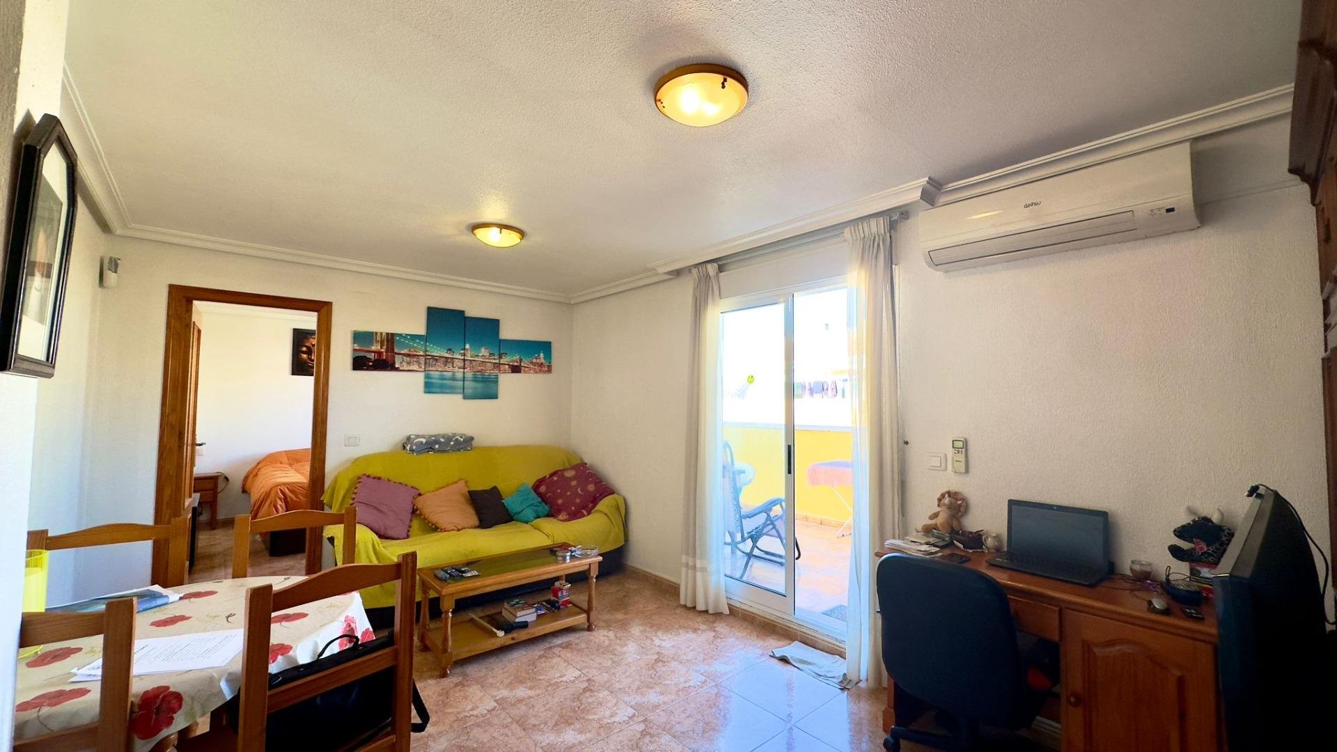 Apartment in Torrevieja, Alicante, Spain 2 bedrooms, 73 sq.m. No. 155628