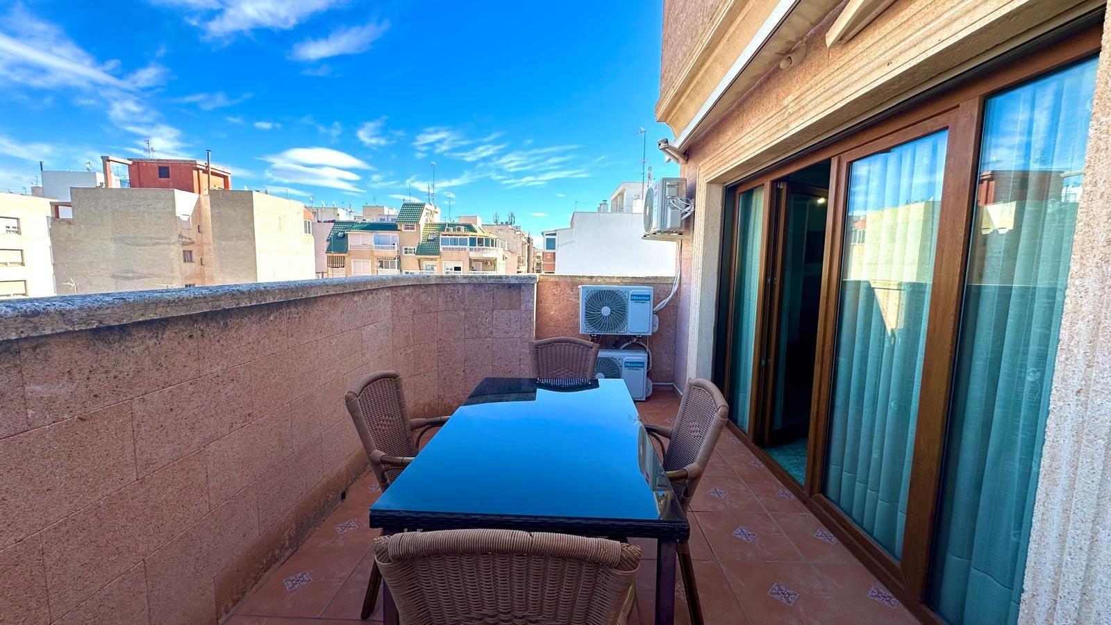 Wohnung in Torrevieja, Alicante, Spanien 2 Schlafzimmer, 98 m2 Nr. 155632
