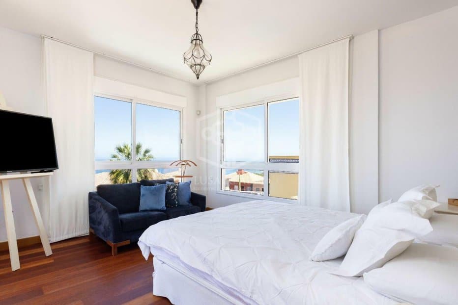 Villa in Puerto de la Cruz, Tenerife, Spain 7 bedrooms, 820 sq.m. No. 181943