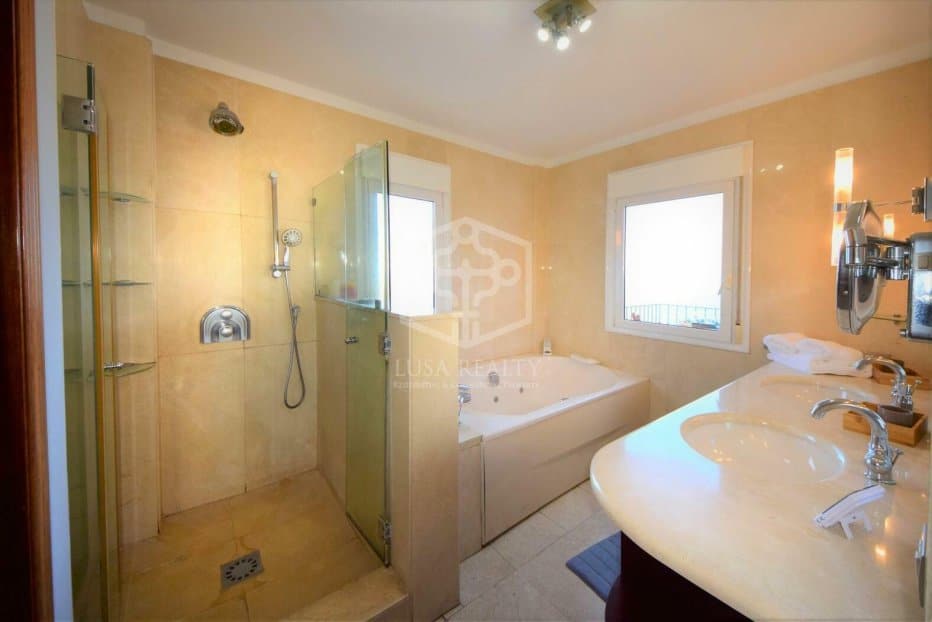 Villa in Puerto de la Cruz, Tenerife, Spain 7 bedrooms, 820 sq.m. No. 181943