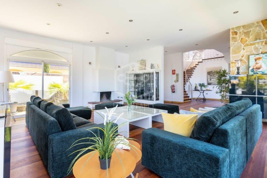 Villa in Puerto de la Cruz, Tenerife, Spain 7 bedrooms, 820 sq.m. No. 181943