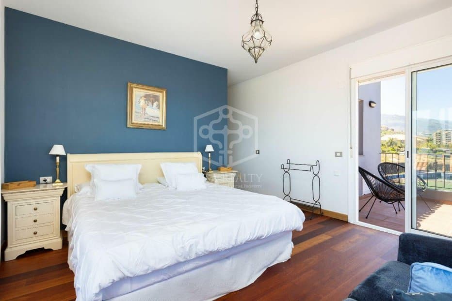 Villa in Puerto de la Cruz, Tenerife, Spain 7 bedrooms, 820 sq.m. No. 181943