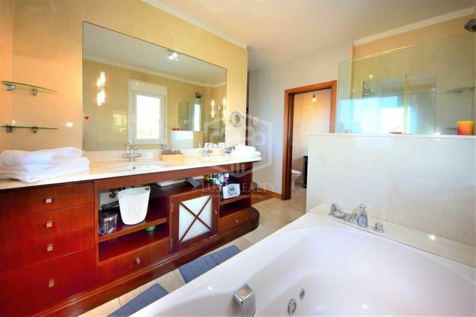 Villa in Puerto de la Cruz, Tenerife, Spain 7 bedrooms, 820 sq.m. No. 181943