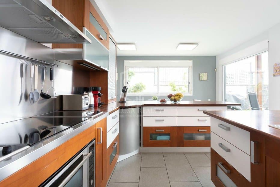 Villa in Puerto de la Cruz, Tenerife, Spain 7 bedrooms, 820 sq.m. No. 181943