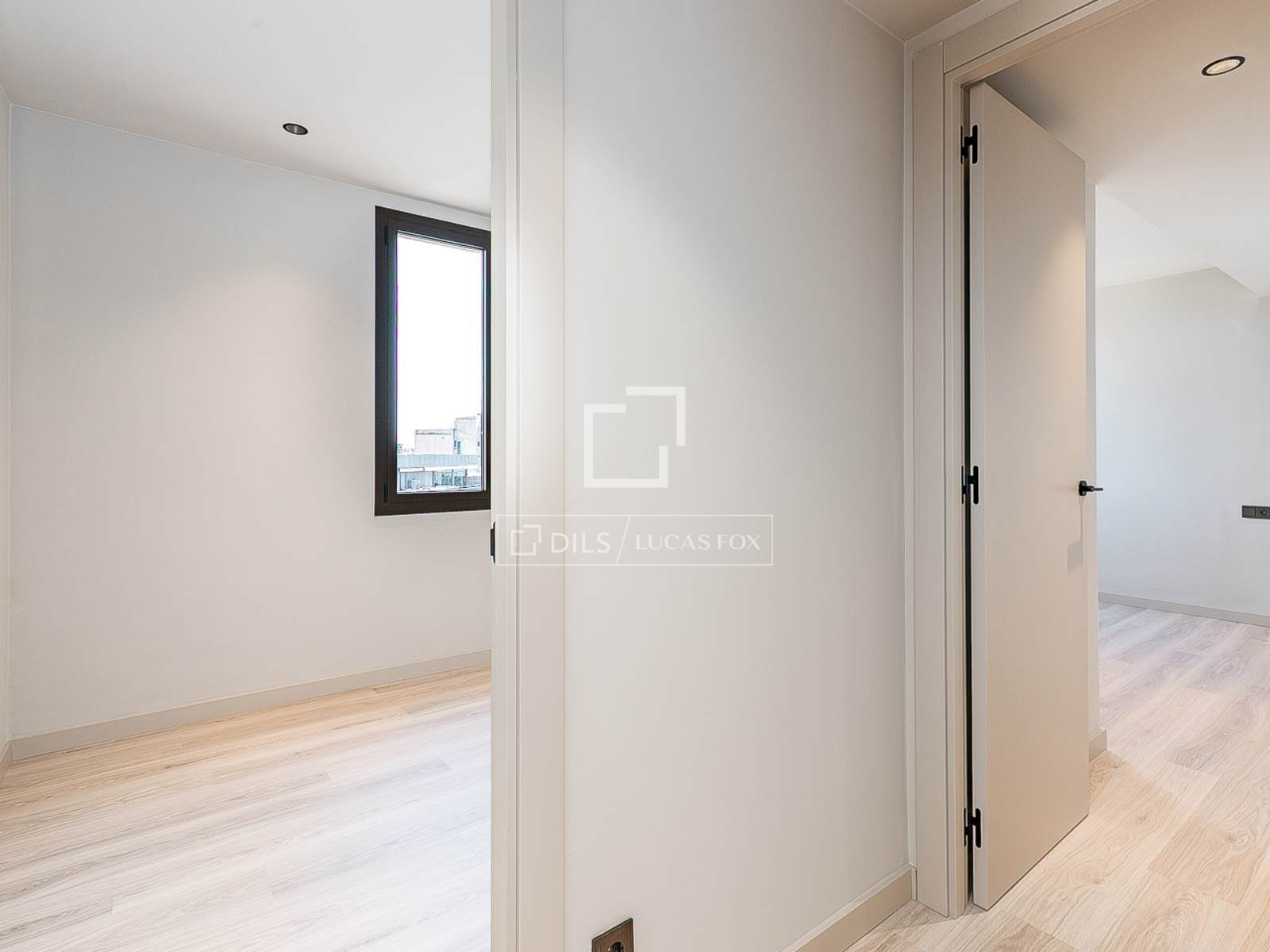 Ático en Barcelona, España 2 dormitorios, 70 m2 No. 168937