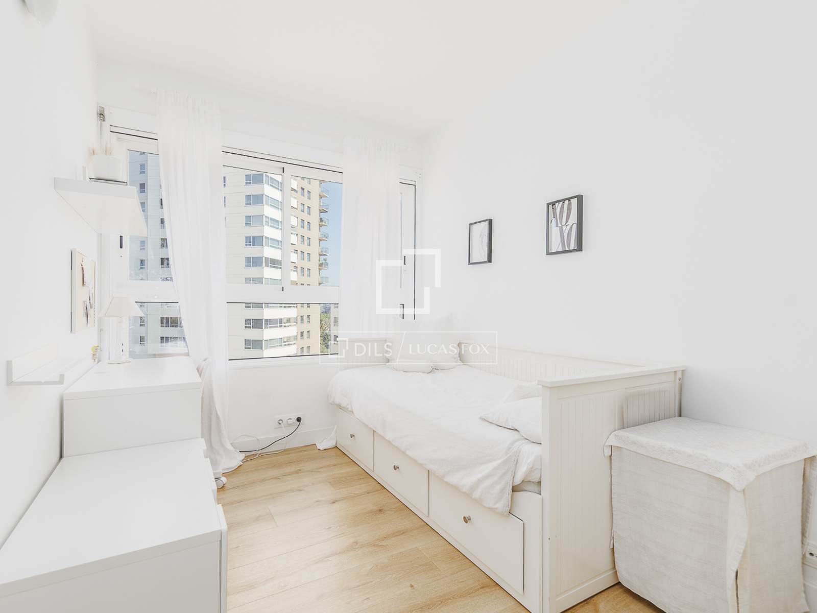 Apartamento en Barcelona, España 3 dormitorios, 97 m2 No. 168944