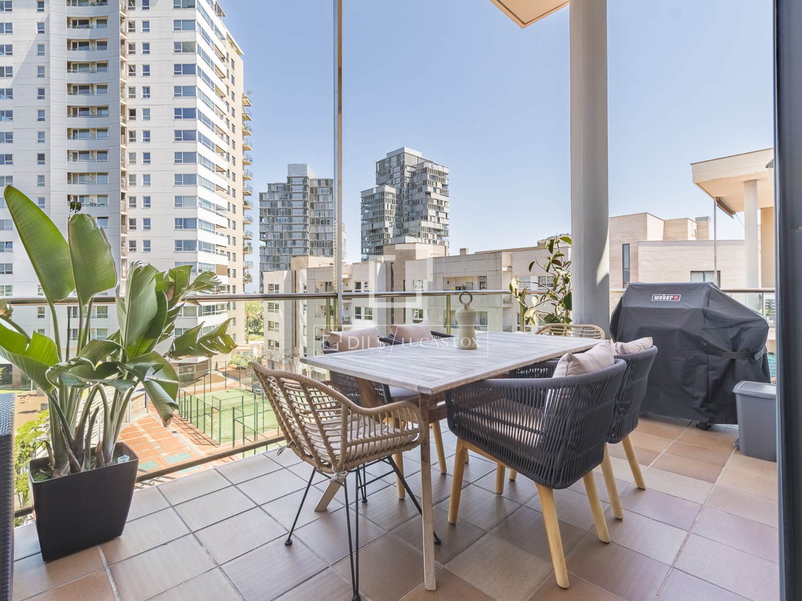 Apartamento en Barcelona, España 3 dormitorios, 97 m2 No. 168944