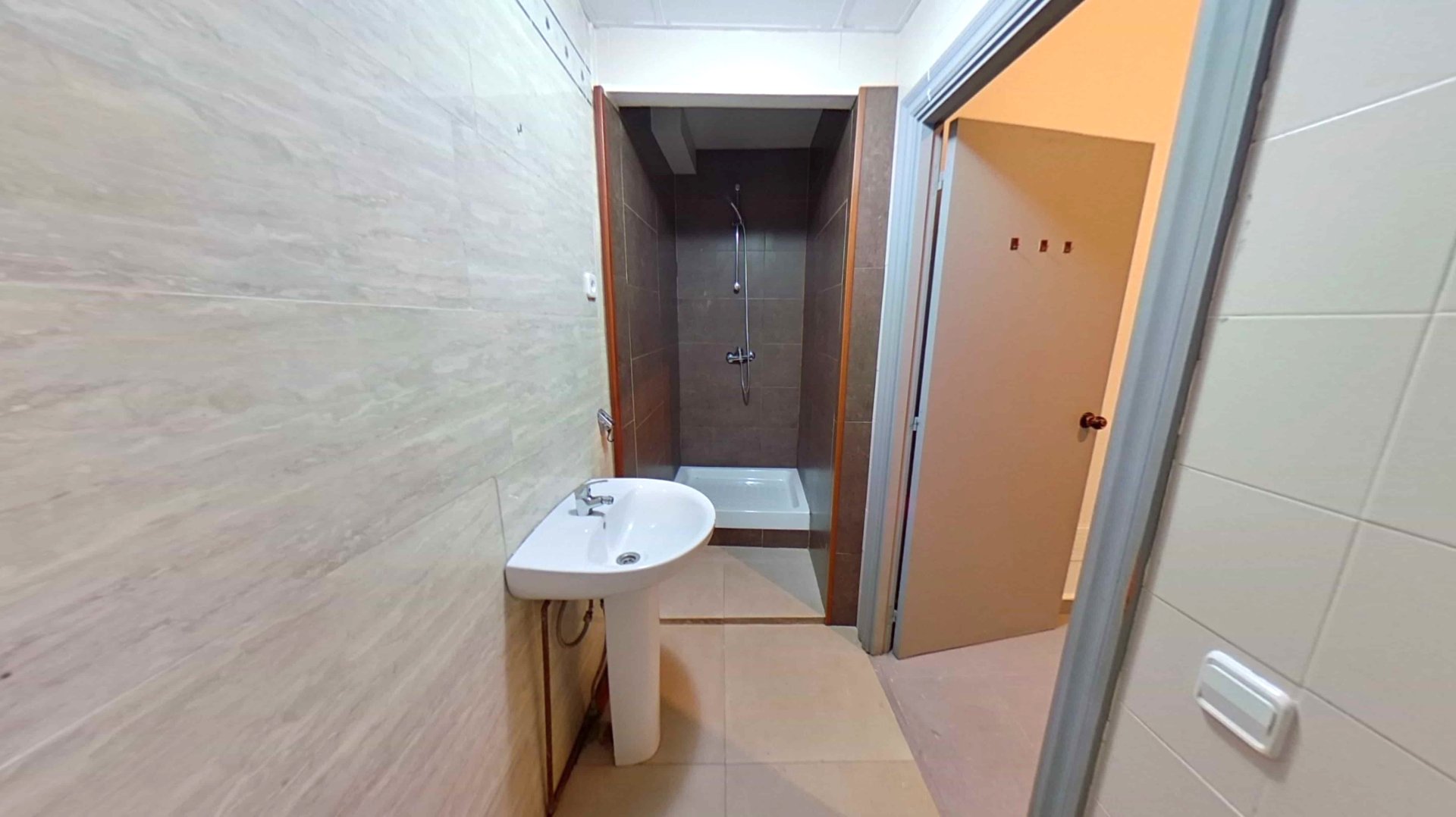 Liikekiinteistö Sabadell, Barcelona, Espanja 146 m2 No. 191096