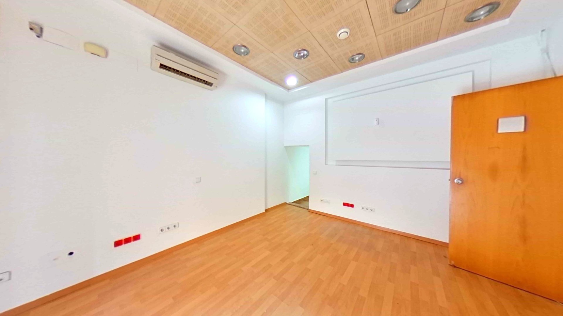 Liikekiinteistö Sabadell, Barcelona, Espanja 146 m2 No. 191096