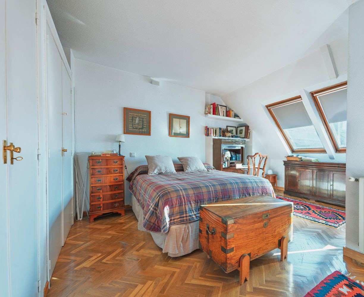 Paritalo Madrid, Espanja 3 makuuhuonetta, 210 m2 No. 143125