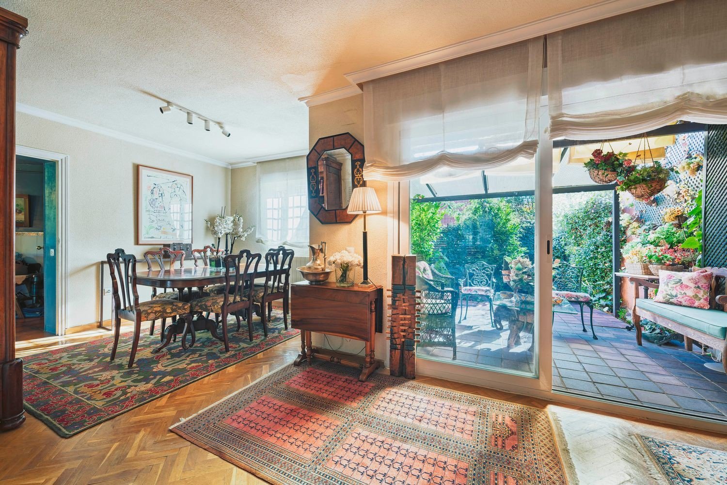 Paritalo Madrid, Espanja 3 makuuhuonetta, 210 m2 No. 143125