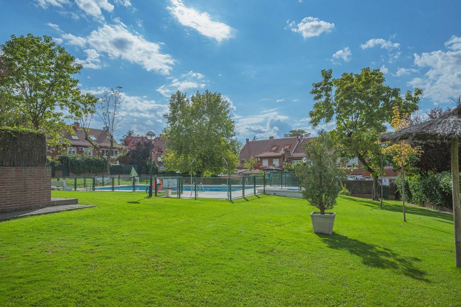Paritalo Madrid, Espanja 3 makuuhuonetta, 210 m2 No. 143125