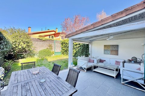 Duplex à Madrid, Espagne 4 chambres, 250 m2 No. 143127