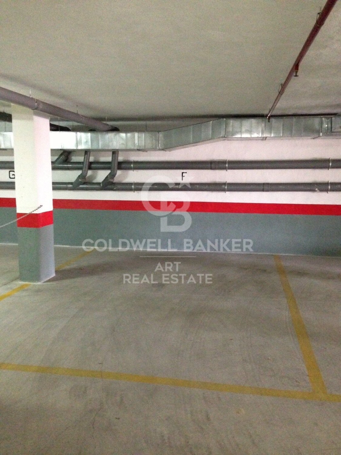 Estacionamiento en Marbella, Málaga, España 38 m2 No. 186208
