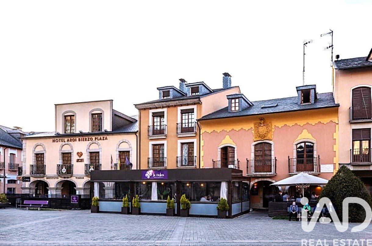 Albergo a Ponferrada, Leon, Spagna 34 camere da letto, 2800 mq. N° 172212