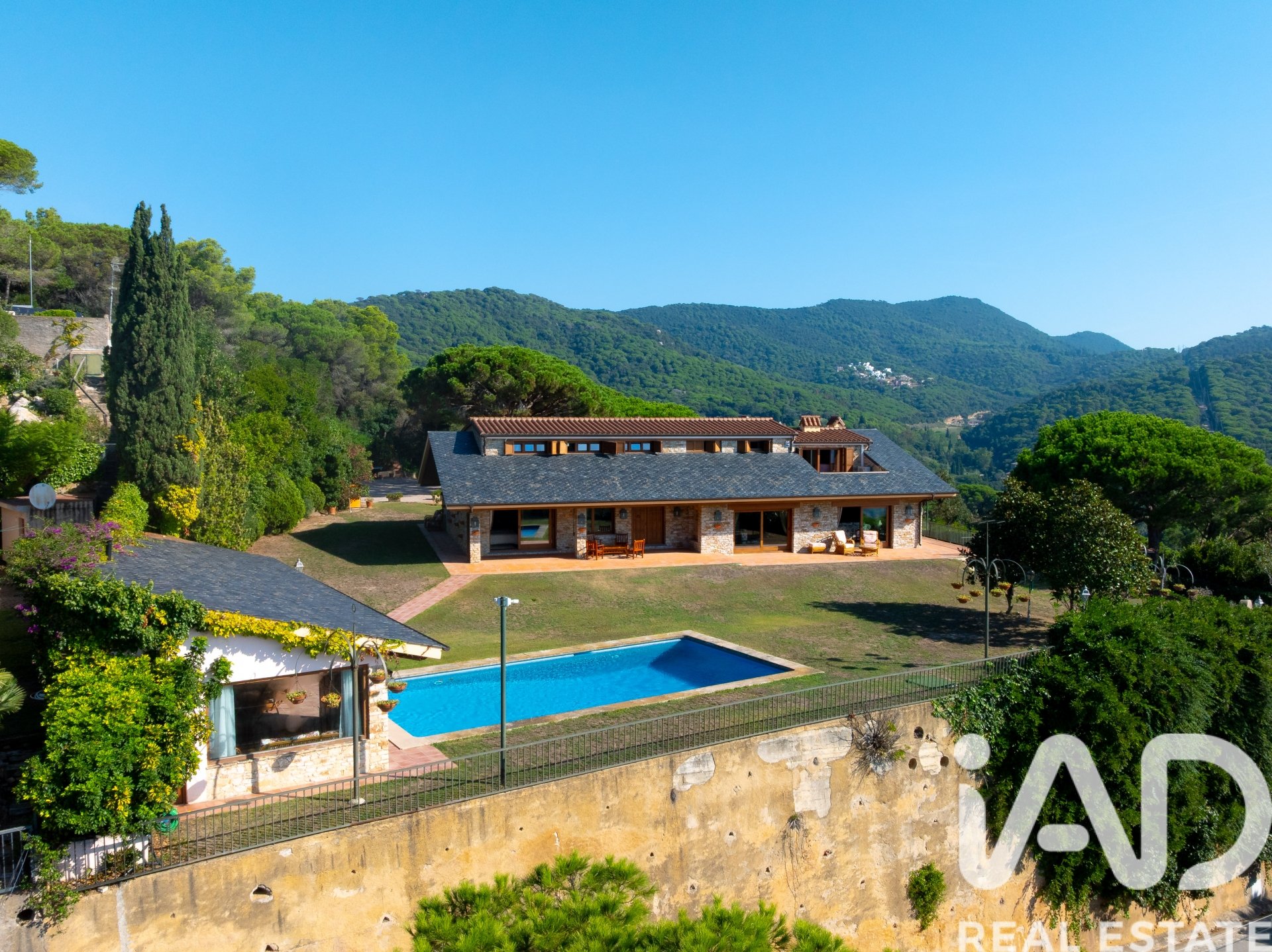 Talo Sant Andreu de Llavaneres, Barcelona, Espanja 5 makuuhuonetta, 949 m2 No. 173209