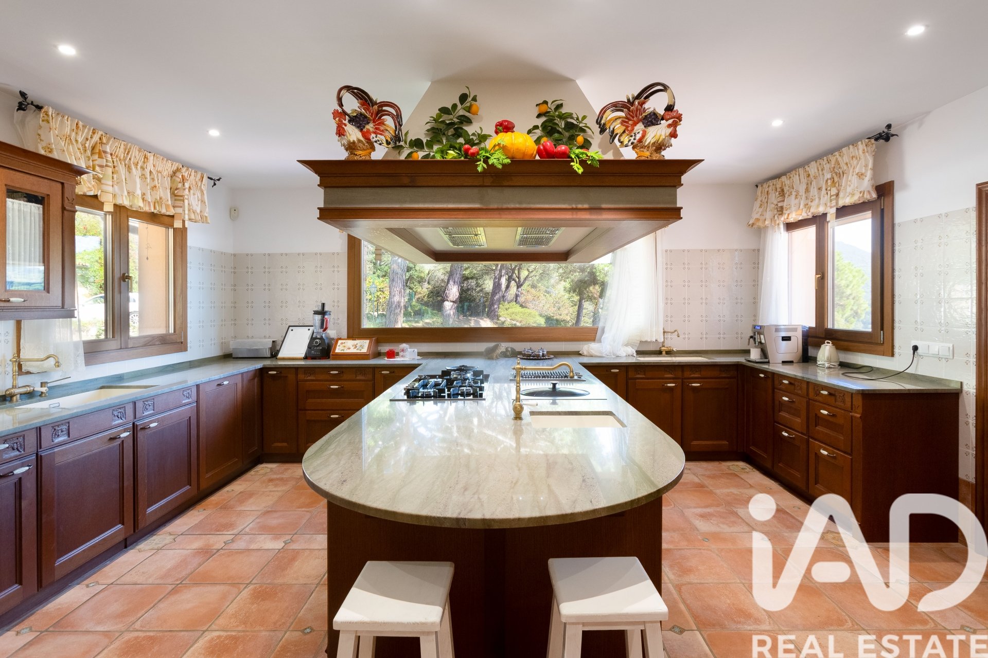 Talo Sant Andreu de Llavaneres, Barcelona, Espanja 5 makuuhuonetta, 949 m2 No. 173209
