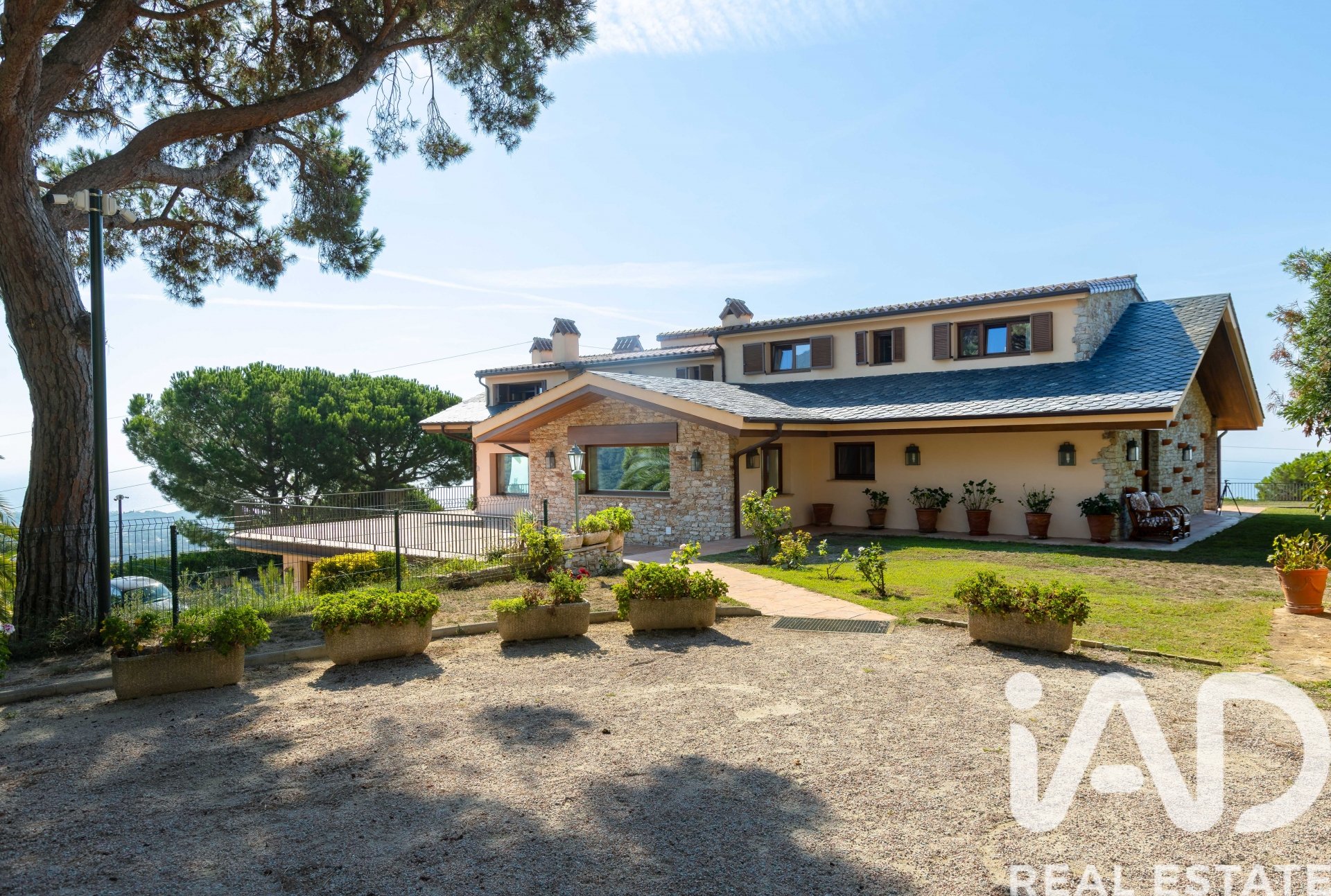 Talo Sant Andreu de Llavaneres, Barcelona, Espanja 5 makuuhuonetta, 949 m2 No. 173209