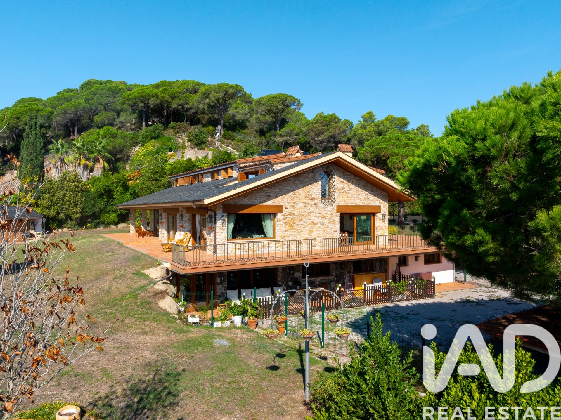 Talo Sant Andreu de Llavaneres, Barcelona, Espanja 5 makuuhuonetta, 949 m2 No. 173209