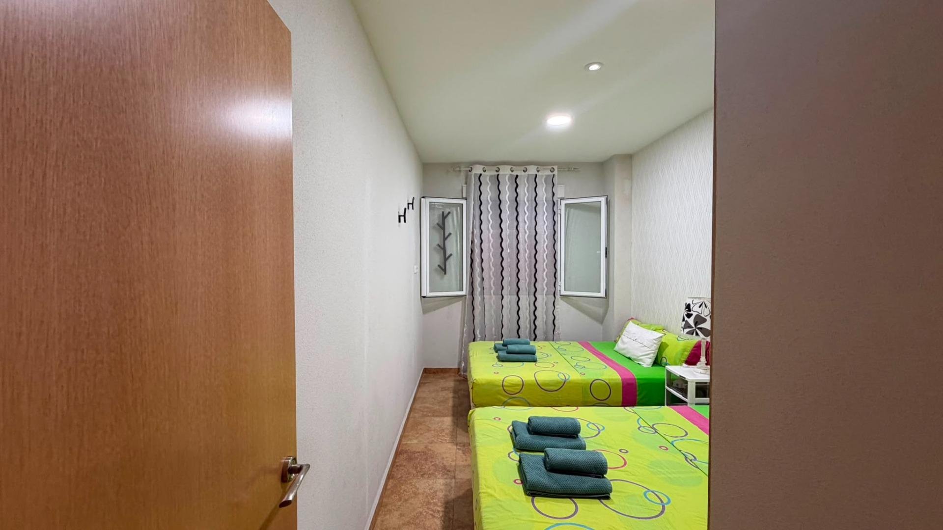 Villetta a schiera a Torrevieja, Alicante, Spagna 3 camere da letto, 113 mq. N° 192032