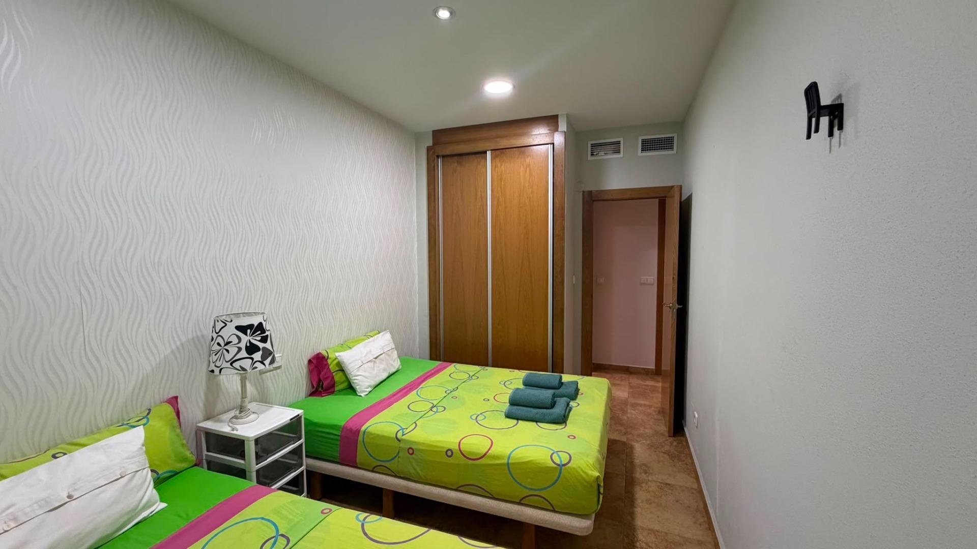 Villetta a schiera a Torrevieja, Alicante, Spagna 3 camere da letto, 113 mq. N° 192032