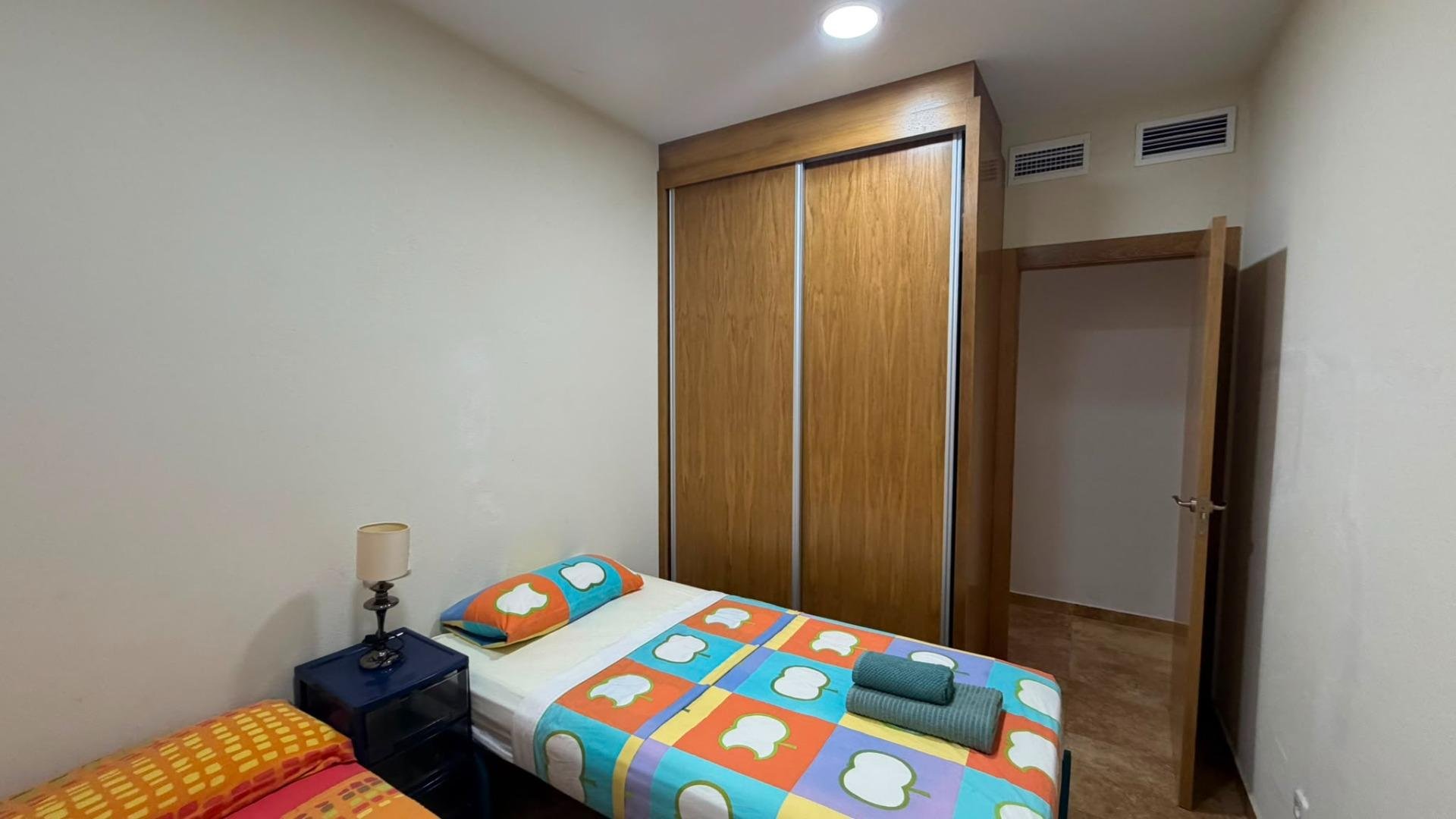 Villetta a schiera a Torrevieja, Alicante, Spagna 3 camere da letto, 113 mq. N° 192032