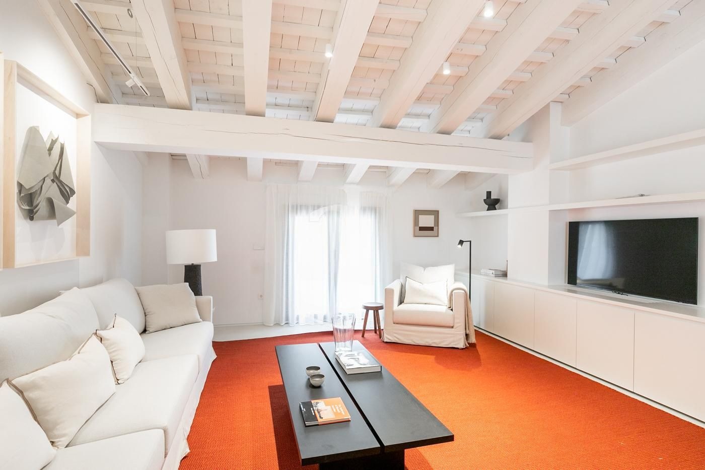 Apartment in Barcelona, Spain 3 bedrooms,  No. 141045