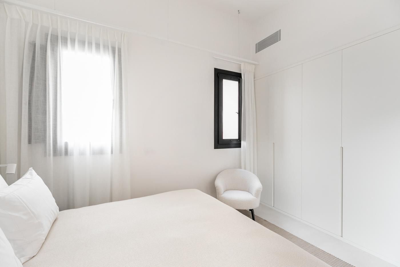Apartment in Barcelona, Spain 3 bedrooms,  No. 141045