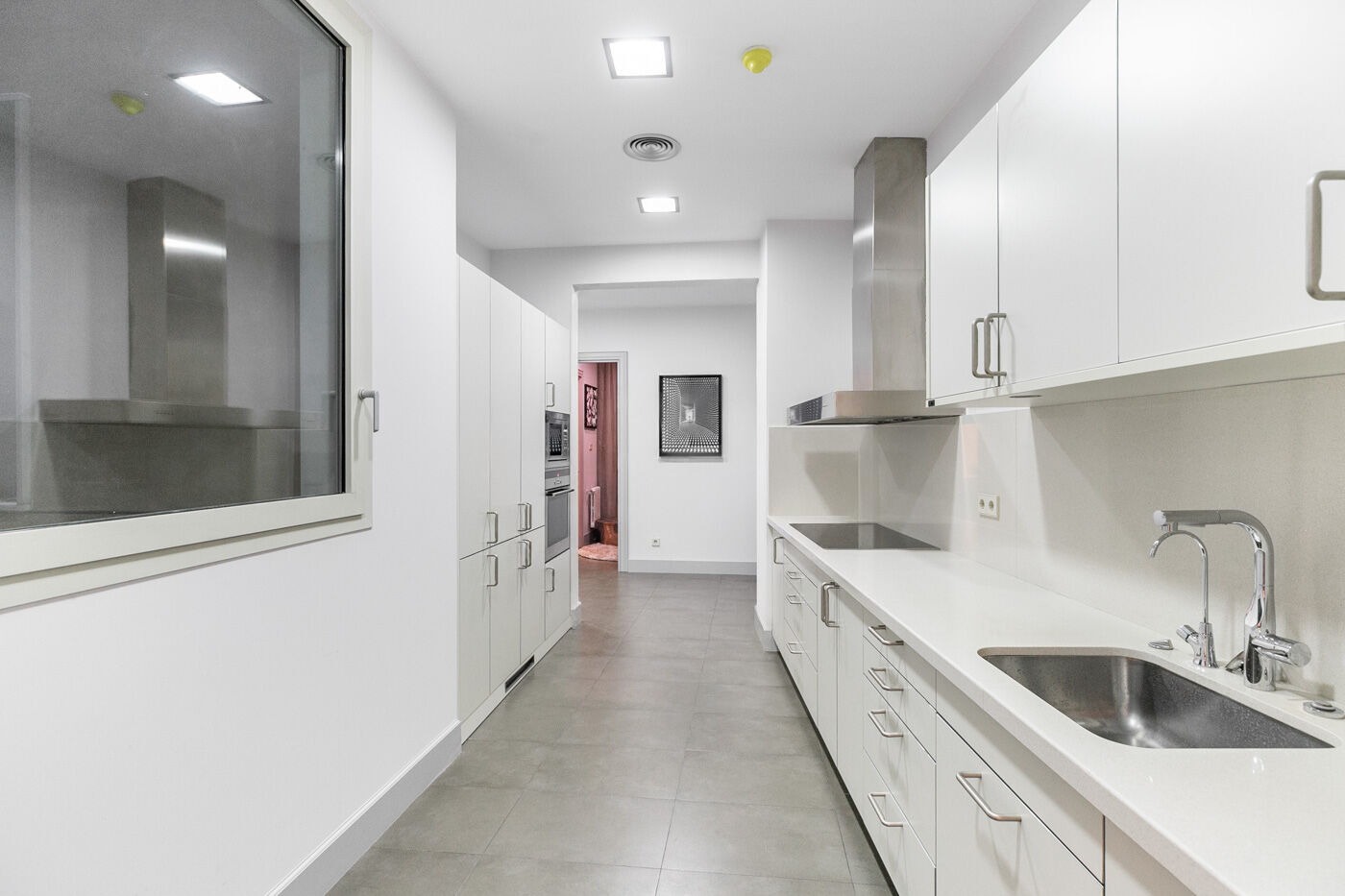 Apartment à Barcelona, Espagne 4 chambres,  No. 141039