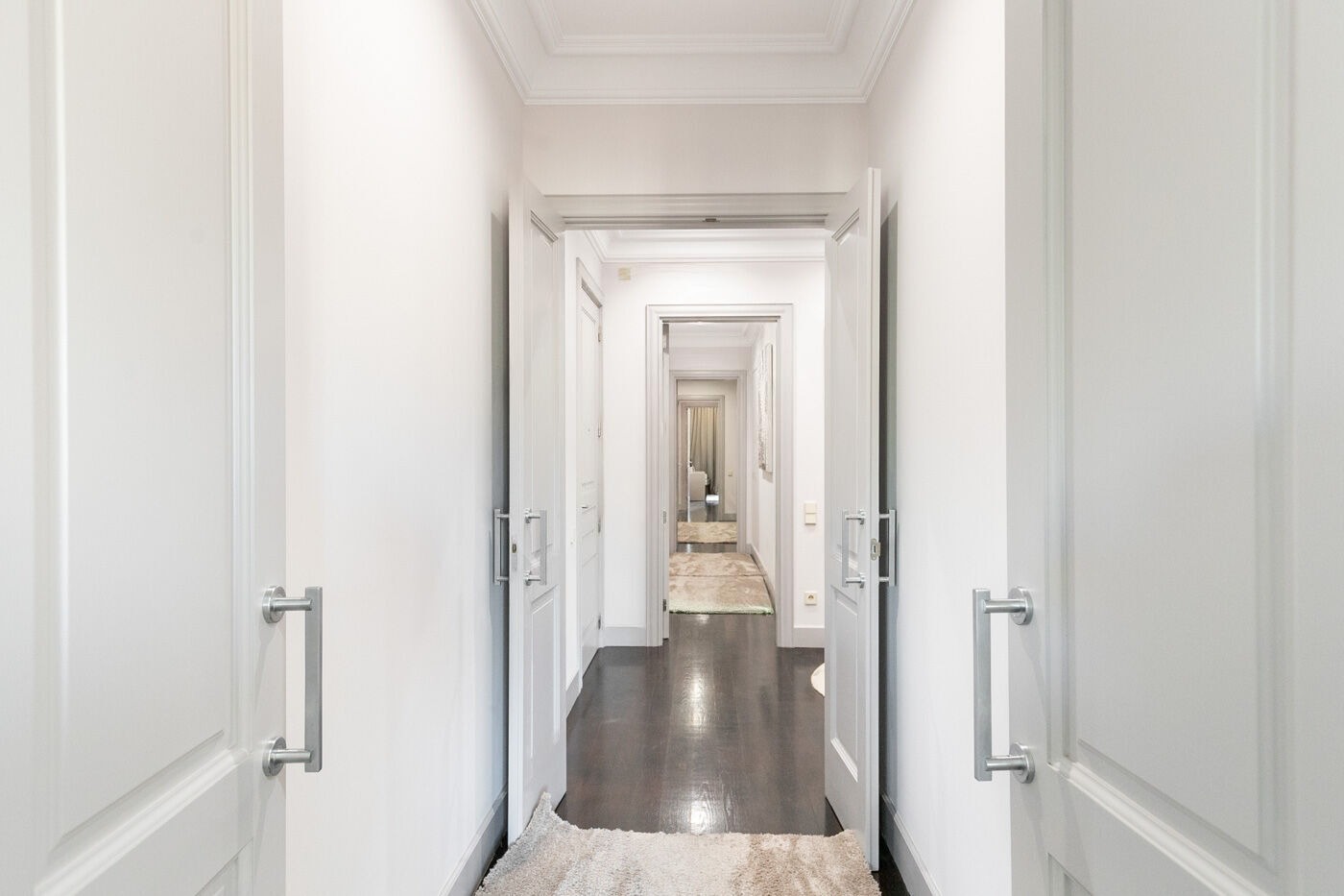 Apartment à Barcelona, Espagne 4 chambres,  No. 141039