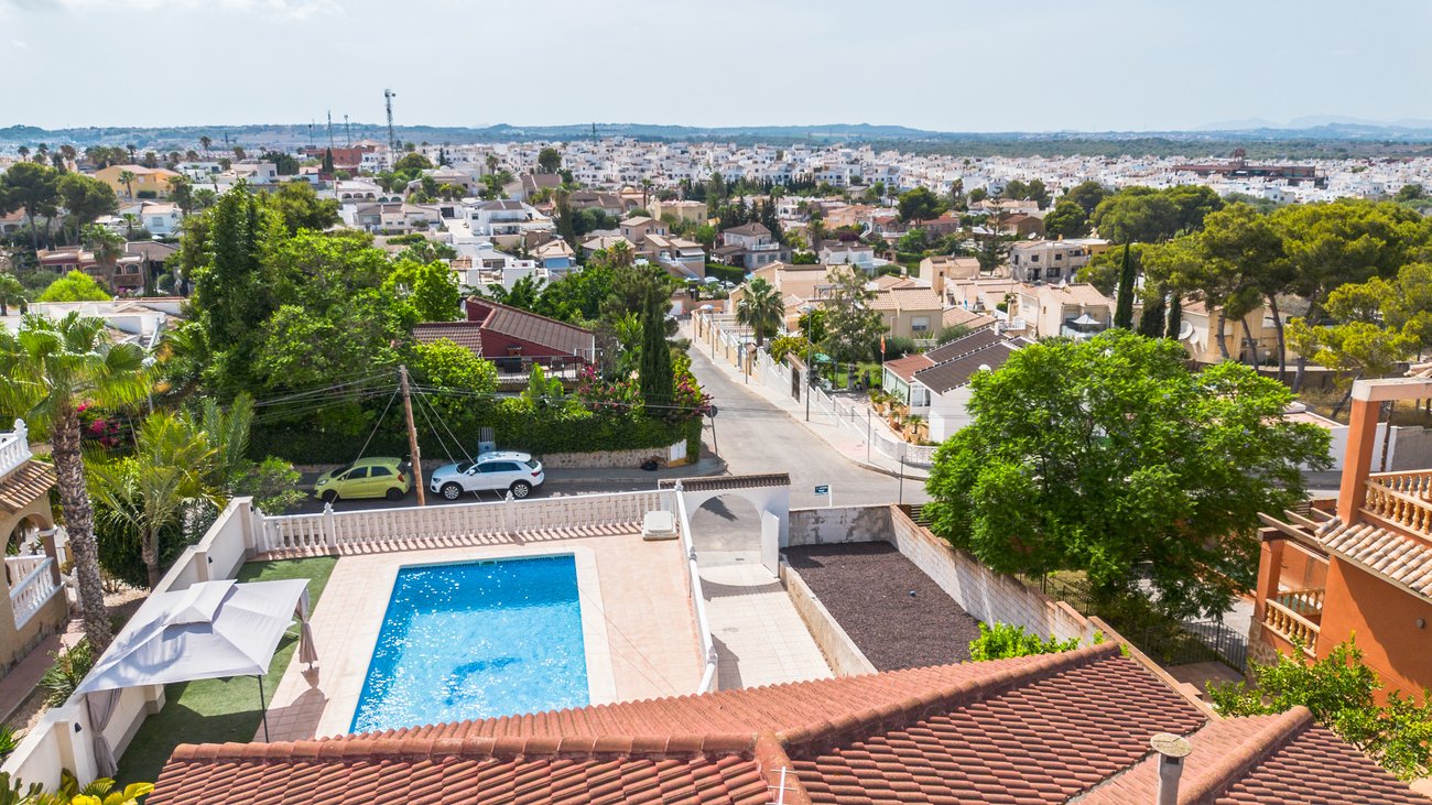 Villa in Los Balcones, Alicante, Spain 5 bedrooms, 223 sq.m. No. 194232