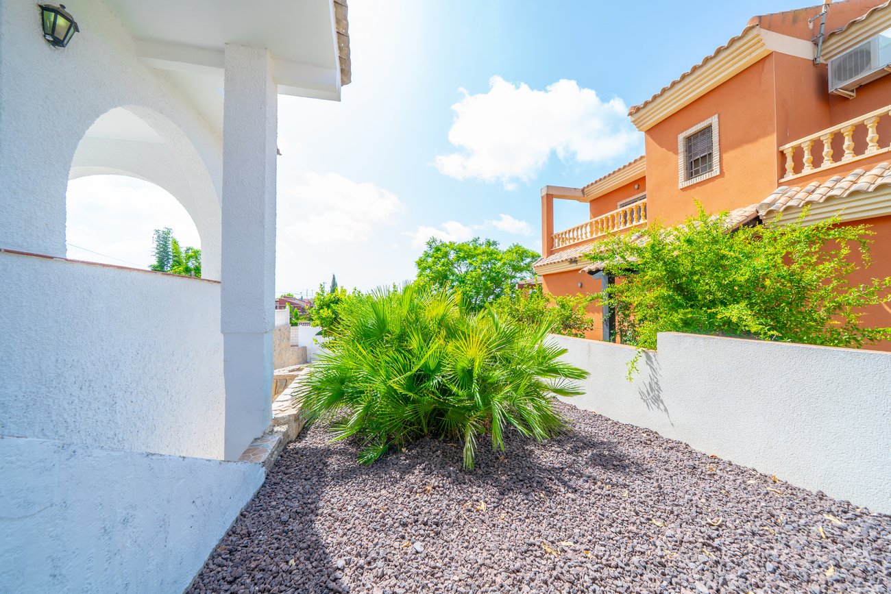 Villa in Los Balcones, Alicante, Spain 5 bedrooms, 223 sq.m. No. 194232