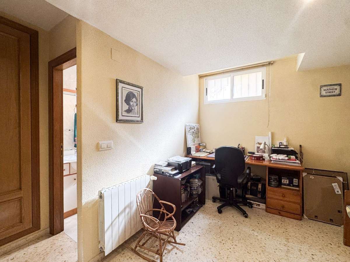 Villa in Mutxamel, Alicante, Spain 5 bedrooms, 350 sq.m. No. 173587