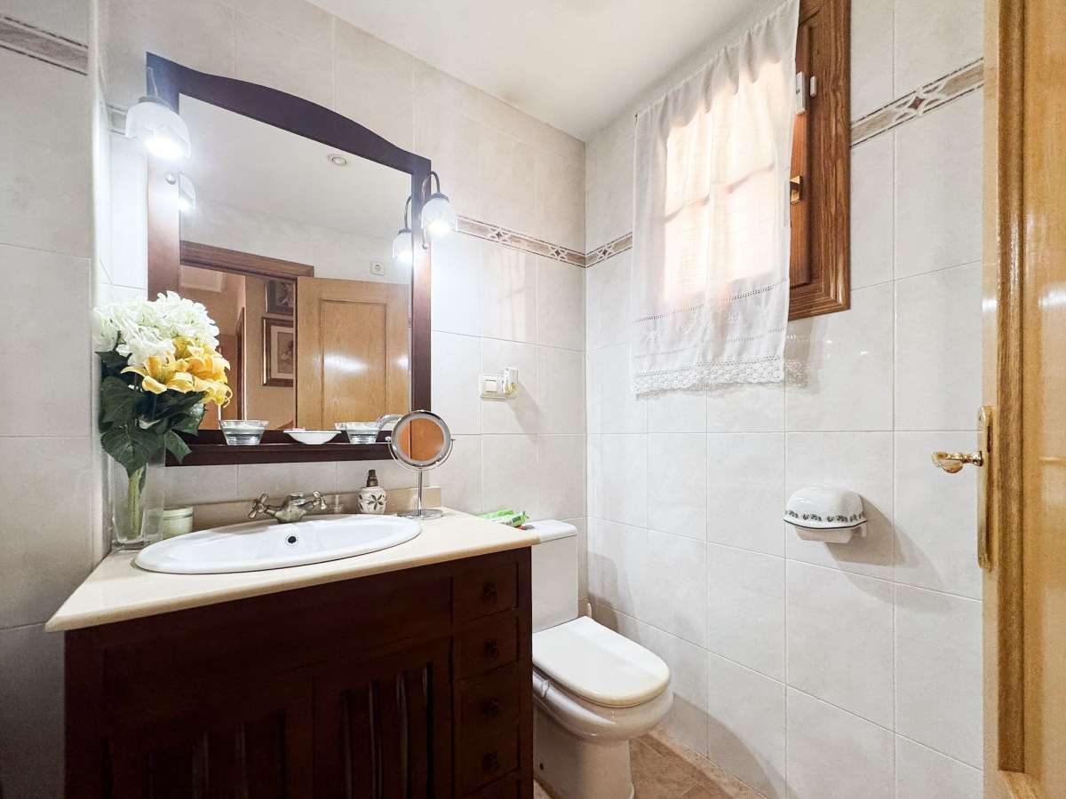 Villa in Mutxamel, Alicante, Spain 5 bedrooms, 350 sq.m. No. 173587