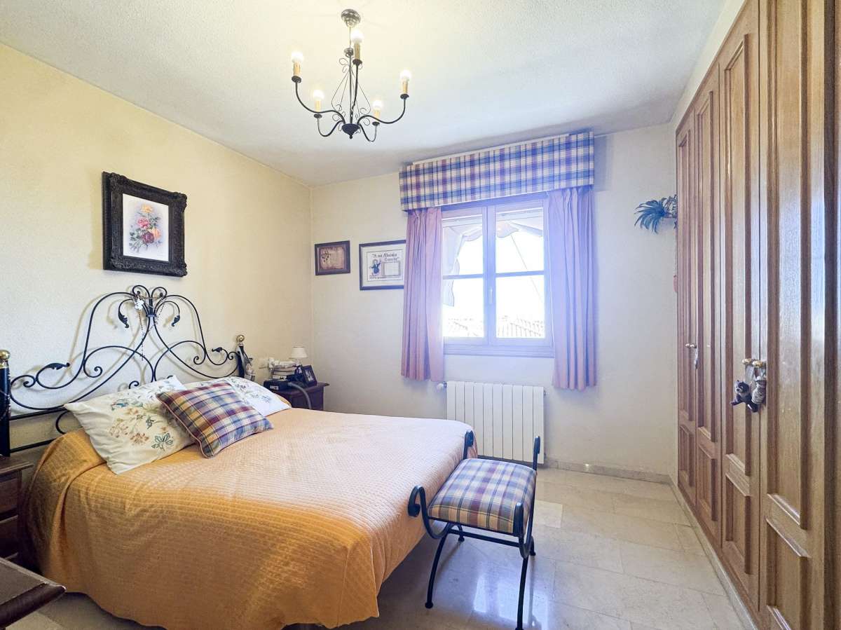 Villa in Mutxamel, Alicante, Spain 5 bedrooms, 350 sq.m. No. 173587