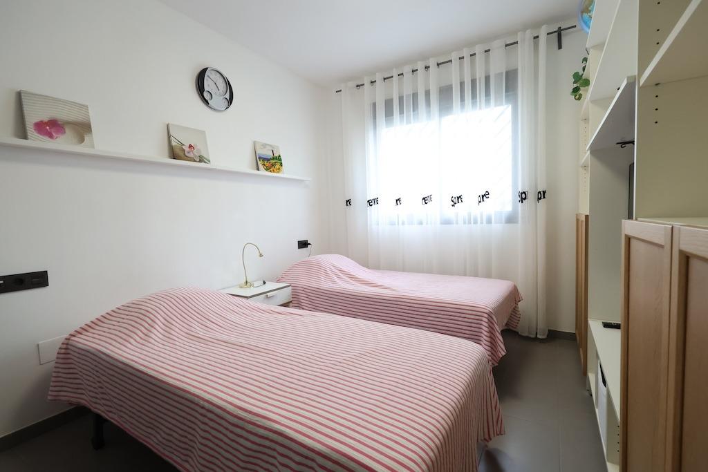 Bungalow i Alicante, Spanien 2 sovrum, 73 kvm. Nr. 179605