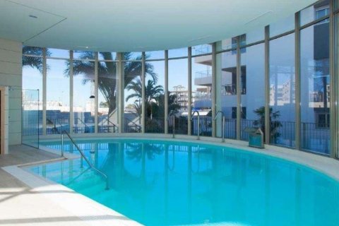 Appartamento a Alicante, Spagna 3 camere da letto, 82 mq. N° 179606