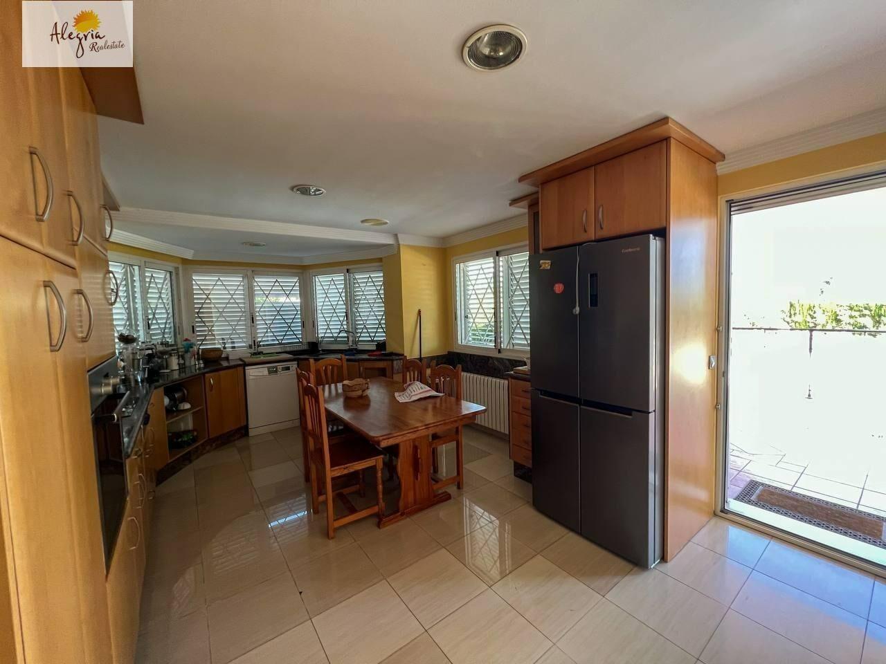 Dzīvoklis Manises, Valencia, Spānijā 4 istabas, 460 m2 Nr. 168716