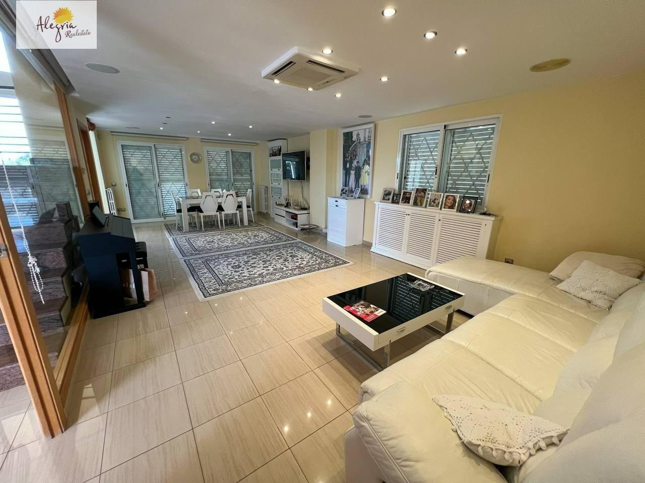 Dzīvoklis Manises, Valencia, Spānijā 4 istabas, 460 m2 Nr. 168716