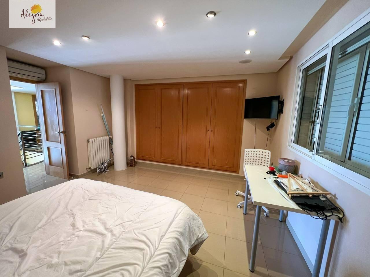 Dzīvoklis Manises, Valencia, Spānijā 4 istabas, 460 m2 Nr. 168716