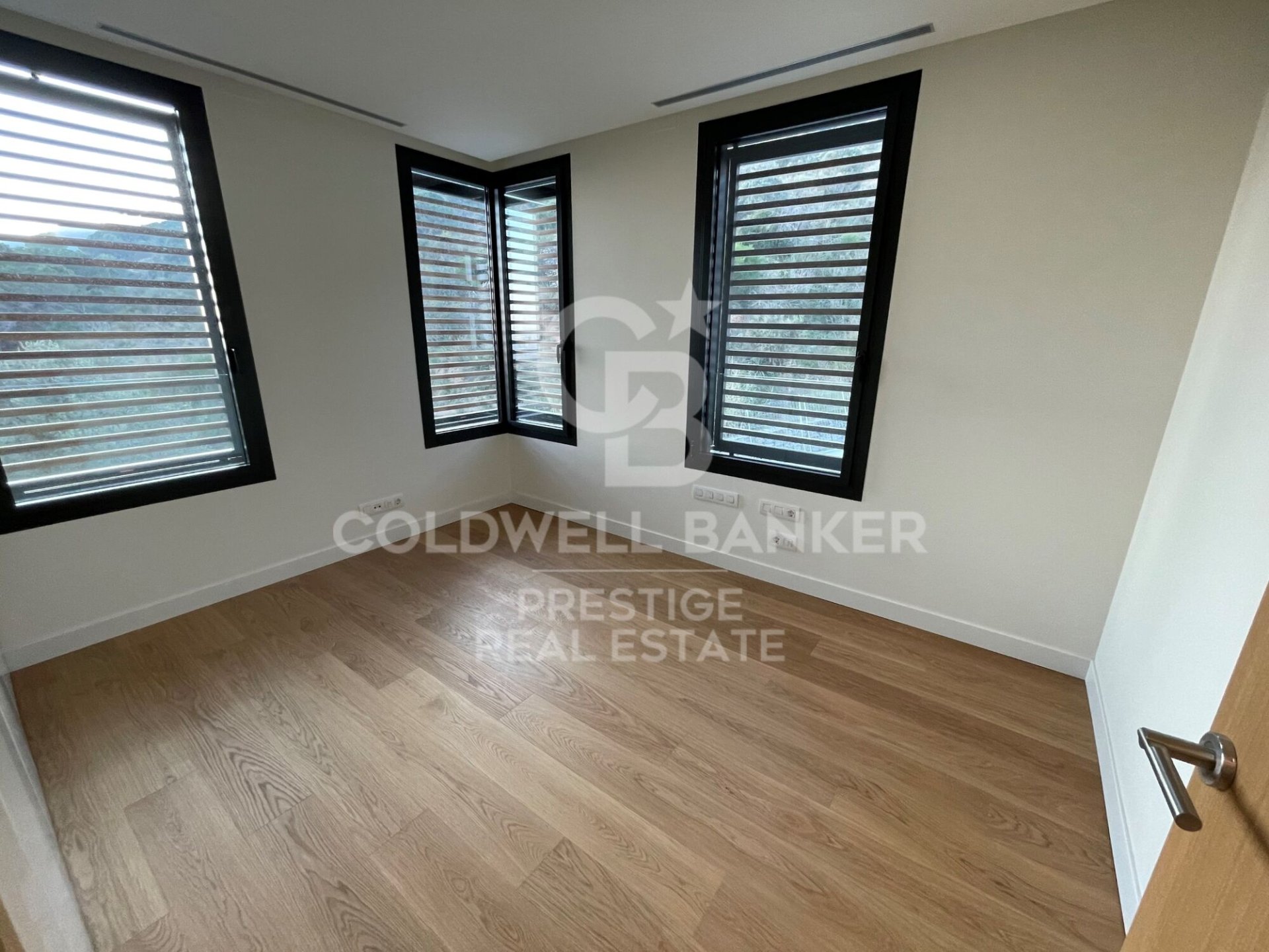 Māja Barcelona, Spānijā 5 istabas, 480 m2 Nr. 160420