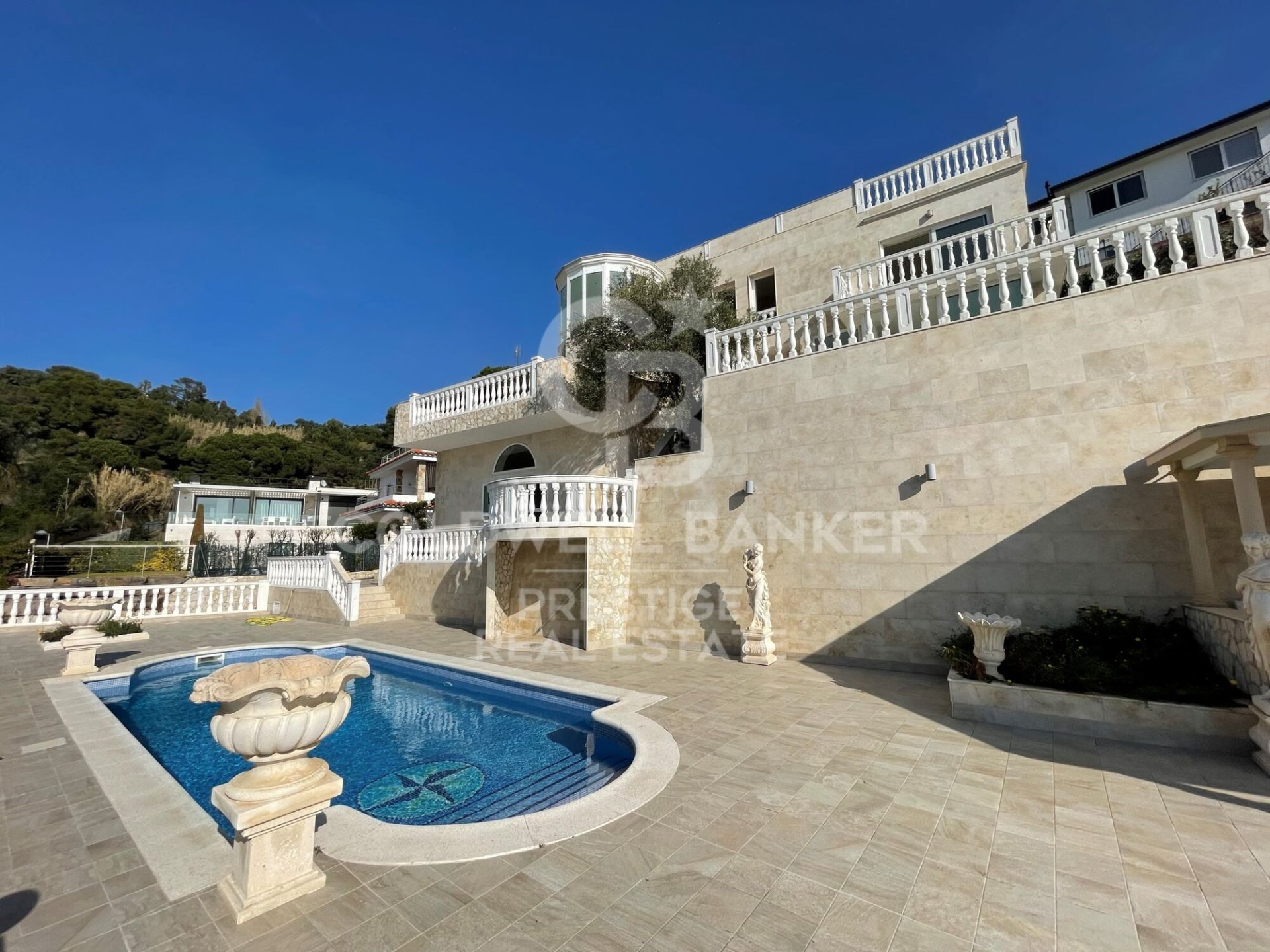Villa i Lloret de Mar, Girona, Spanien 6 sovrum, 878 kvm. Nr. 160418