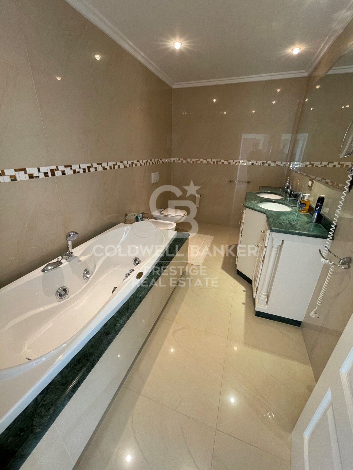 Villa i Lloret de Mar, Girona, Spanien 6 sovrum, 878 kvm. Nr. 160418